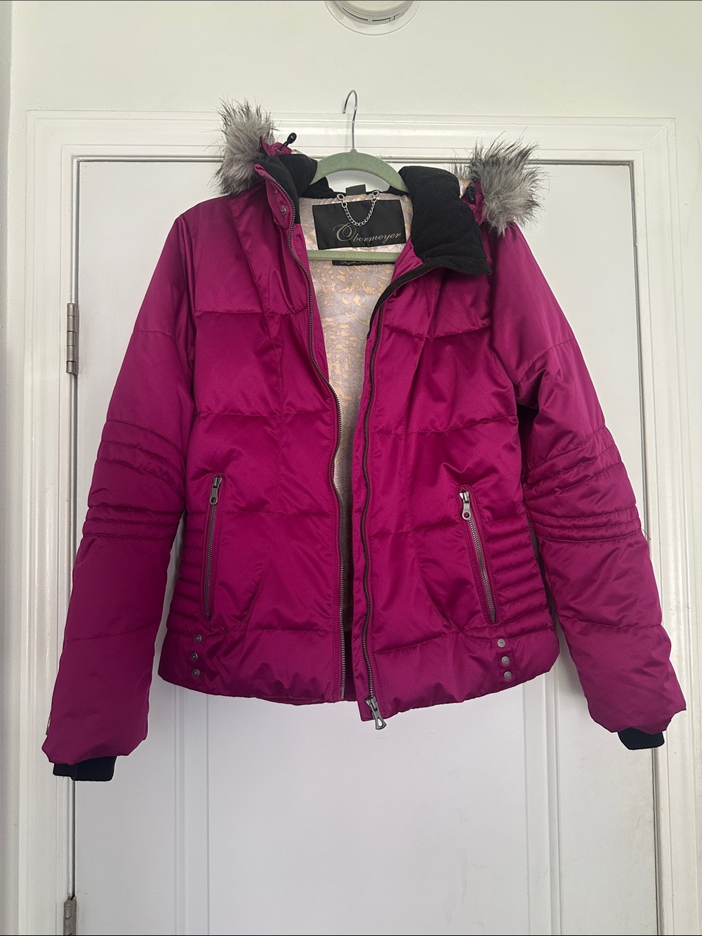 Obermeyer Bombshell Pink Fuchsia Puffer Snow Ski Jacket with Faux Fur Hood Sz 10